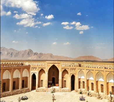 کاروانسرای امین‌آباد، کاروانسرایی با ساختار هشت‌ضلعی